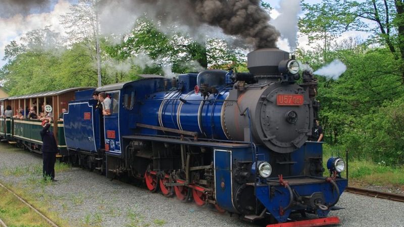 Záchrana slezské úzkokolejky se daří. Na trať se vrací lokomotiva i historický vagon